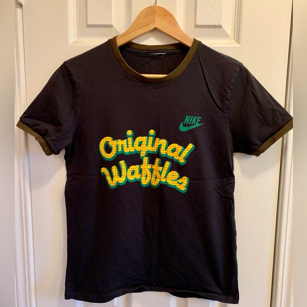 Nike | Men’s Nike Waffle Trainer Logo Tee